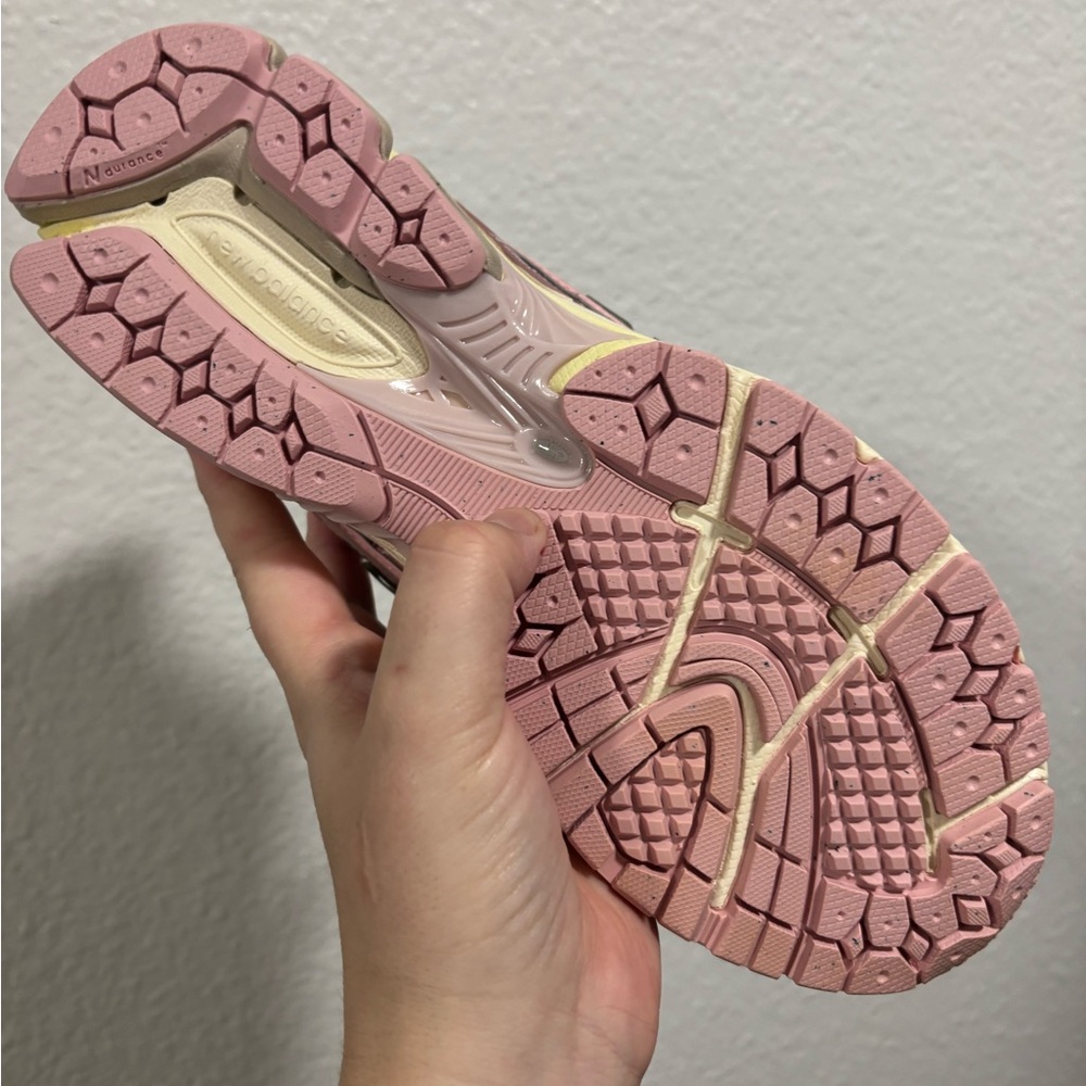 New Balance pink 1906r lunar year - Picture 4 of 7